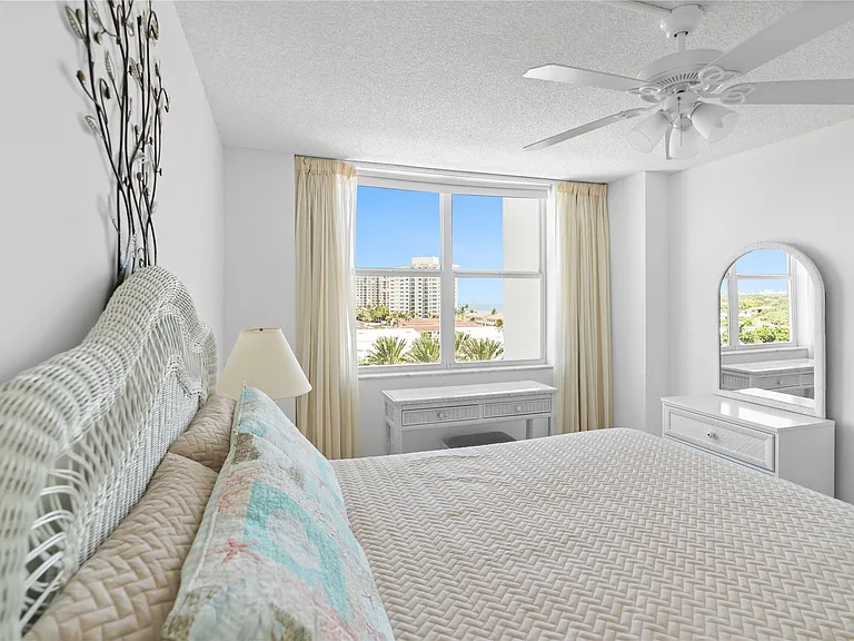 5200 N Ocean Blvd #710B — Photo 21