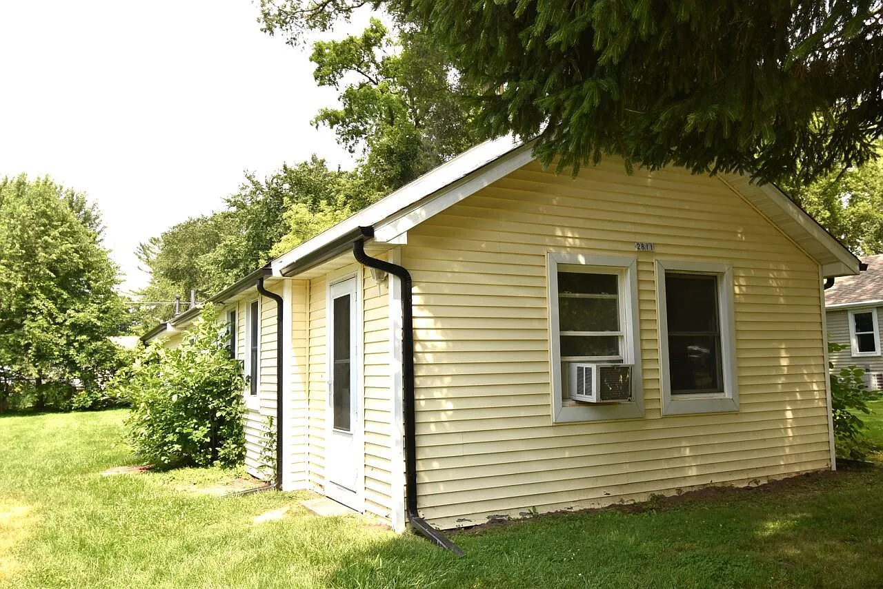 2811 Darlington STREET photo 1
