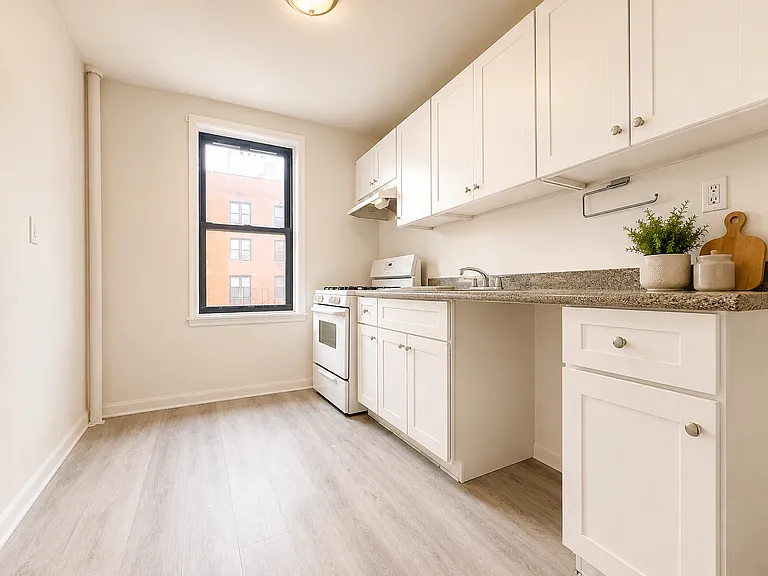 525 Riverdale Ave #6U — Photo 4