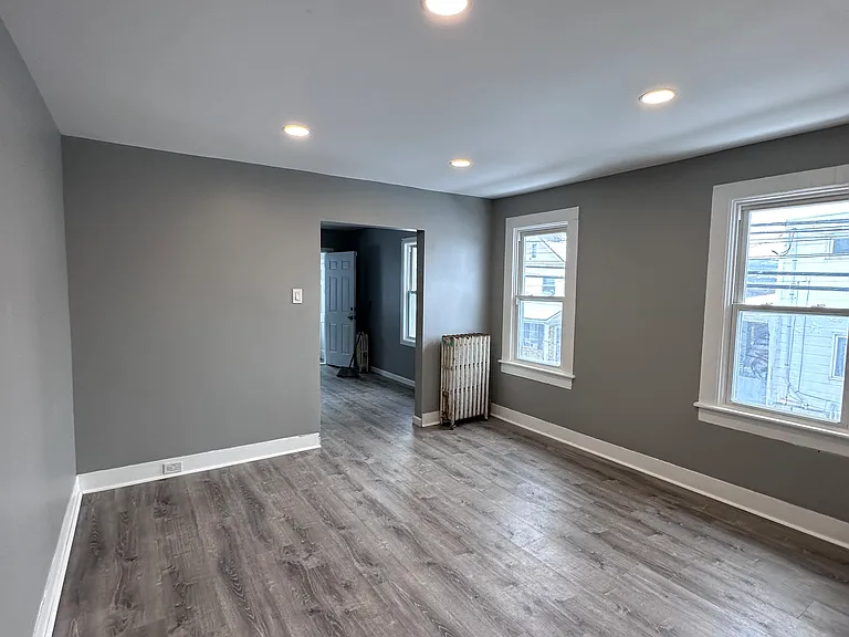 408 New Grove St #2 — Photo 6