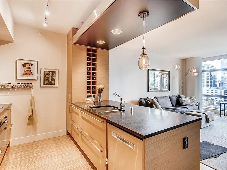 820 Blanchard St #1606 — Photo 11