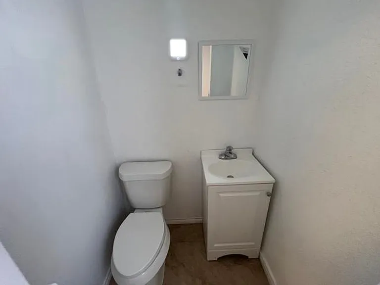 3631 W Salinas St — Photo 9