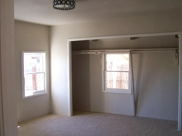 3805 N 9th Pl — Photo 7