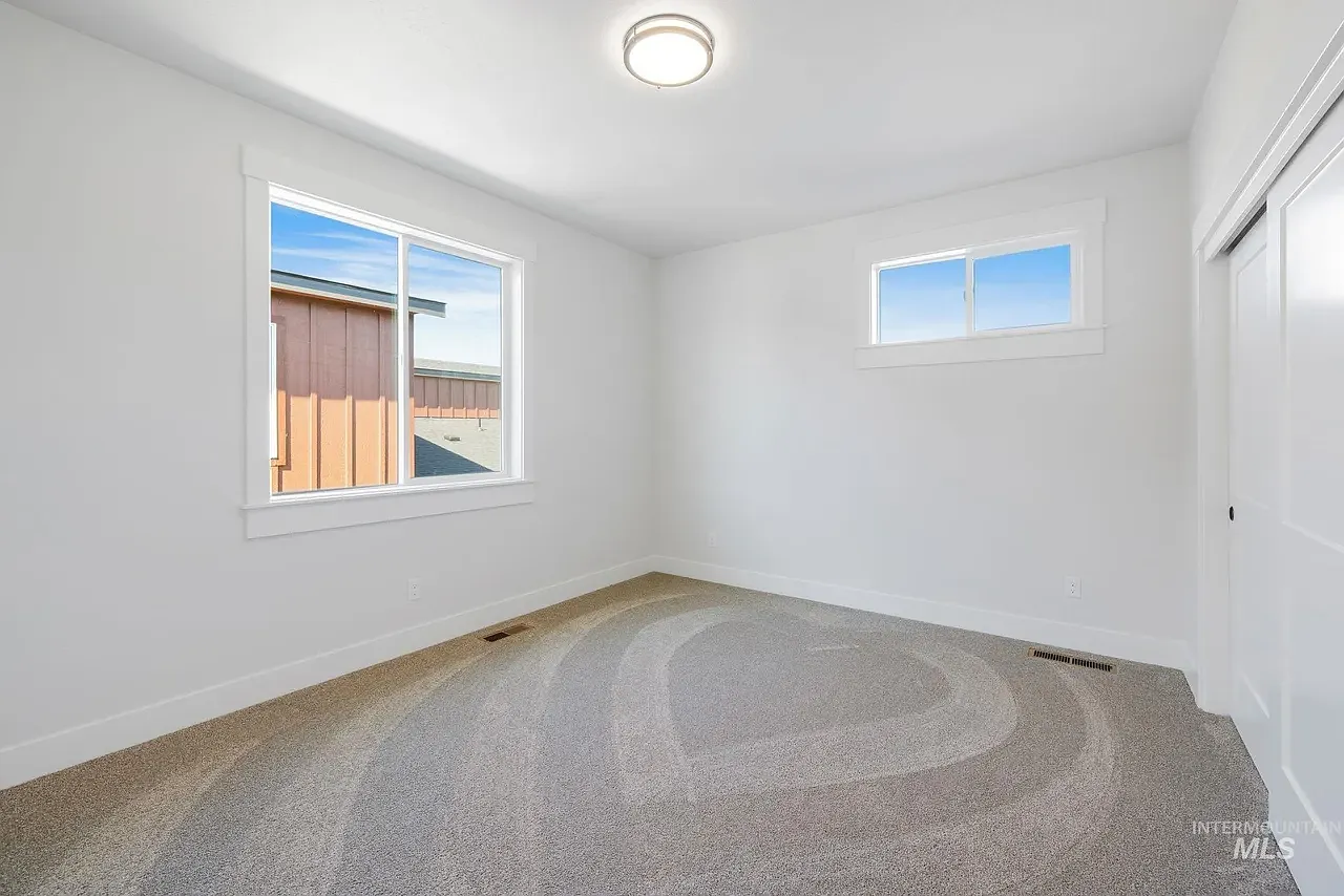 3 bed, 2.5 bath, 1805 sqft, $2,300 — Photo 4