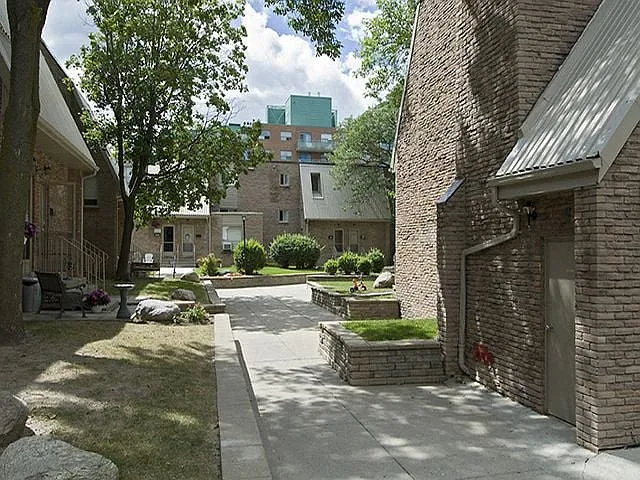 122 Colborne St E — Photo 18