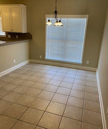 4th image of 1125 Hallwood Ln