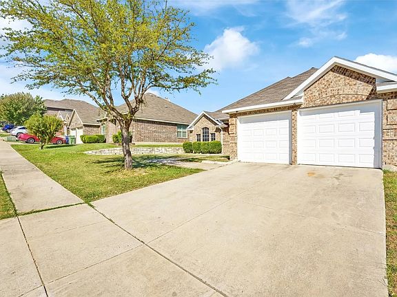 2nd image of 2333 Lake Hollow Cir