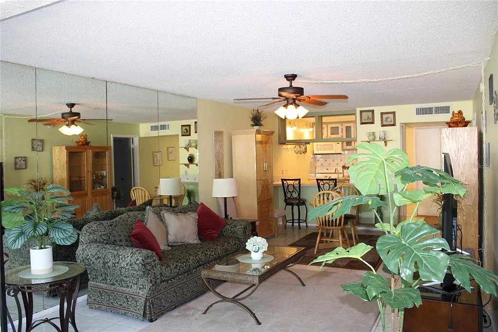 1 bed, 1.0 bath, 660 sqft, $1,395 — Photo 2