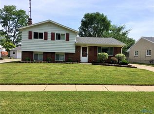 6737 Lincoln Green Rd, Holland, OH 43528