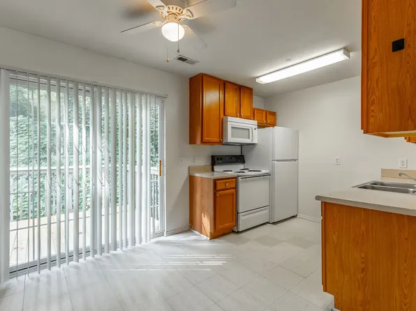 Eastwood Court Apartments