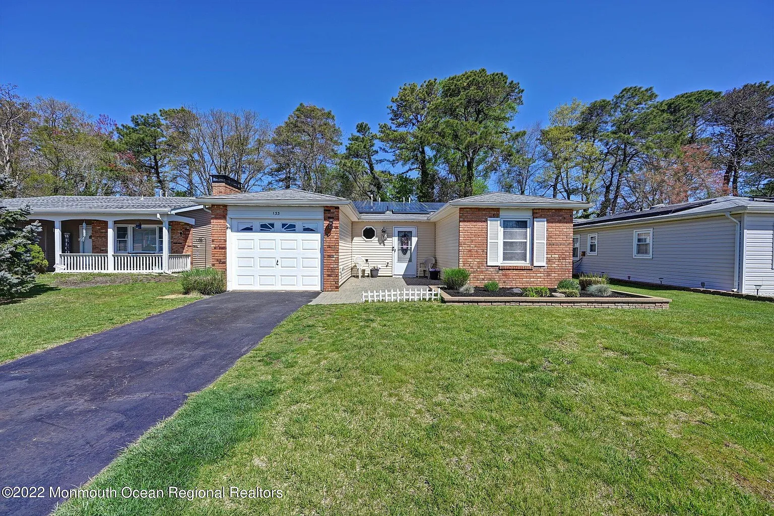 133 Courtshire Dr photo 1