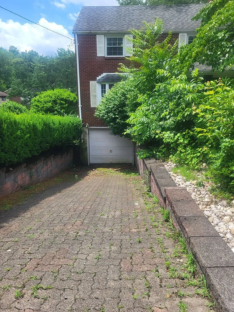 Building Photo - 1454 Stanley Dr
