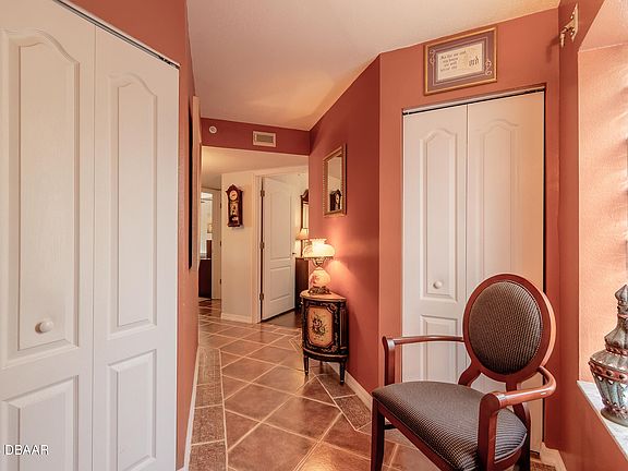 4th image of 711 N Halifax Ave APT 209