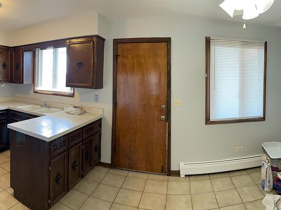 3rd image of 3042 N Central Ave APT 201