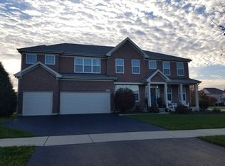 700 Mansfield Ct, Oswego, IL 60543