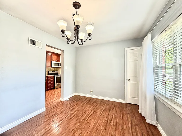 2315 Hill Ave — Photo 8