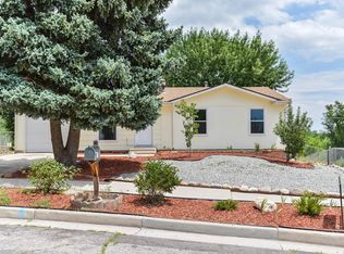 213 Frost Ln, Colorado Springs, CO 80916