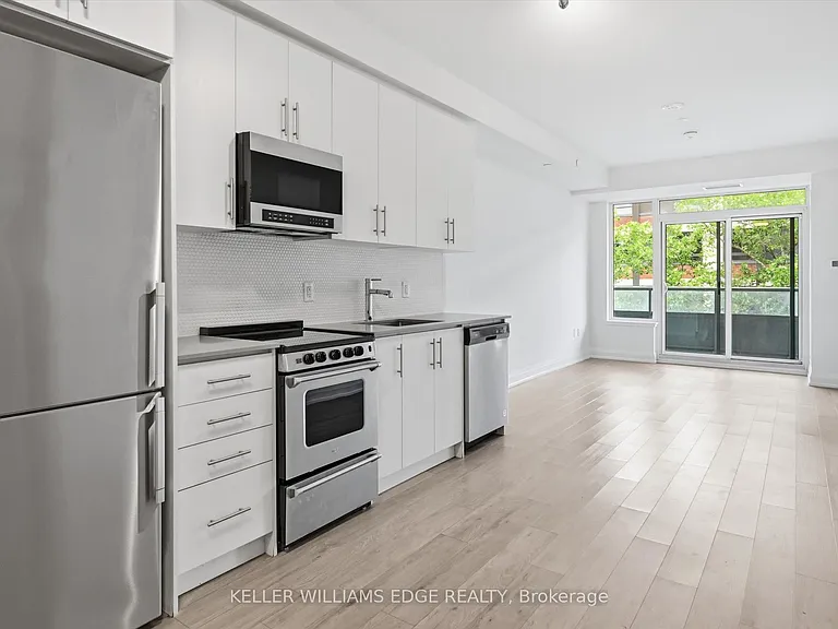 212 King William St E #418 — Photo 7