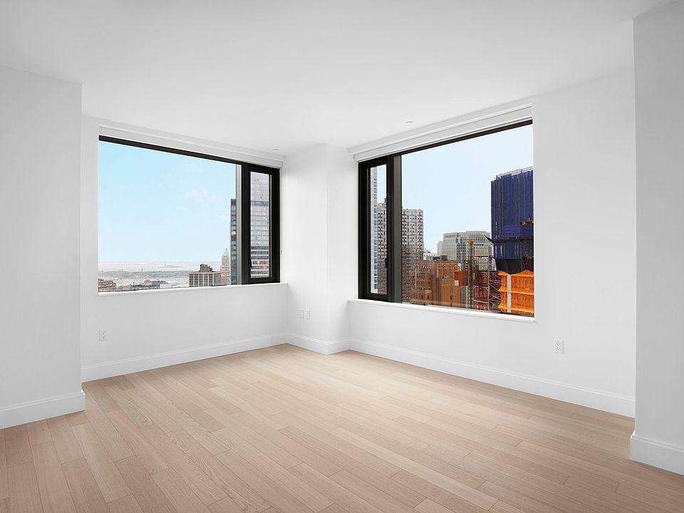 1st image of 10 City Pt APT 41M