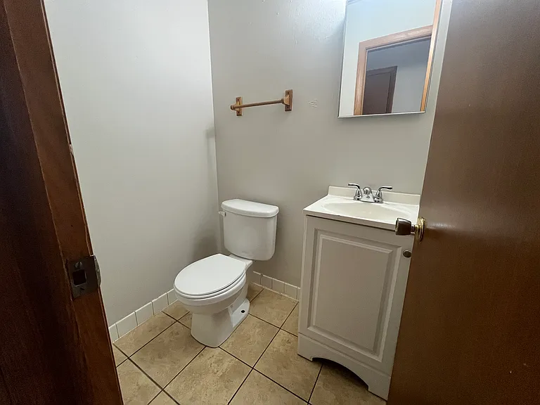 8142 W Howard Ave — Photo 6