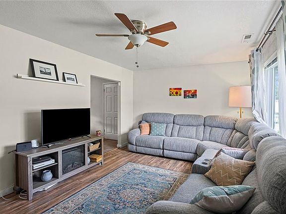 5th image of 7315 E 108th Dr
