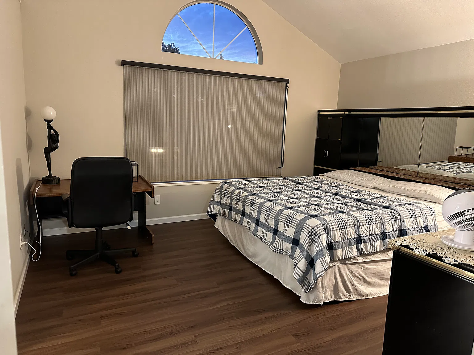 4 bed, 2005 sqft, $1,850 — Photo 4