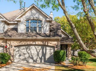 166 Springdale Ln, Bloomingdale, IL