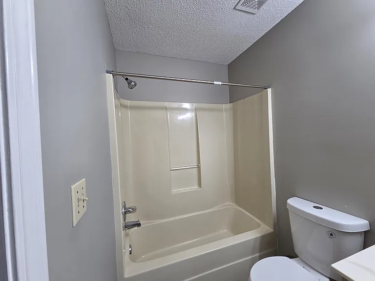 7733 Shadowland Dr — Photo 21