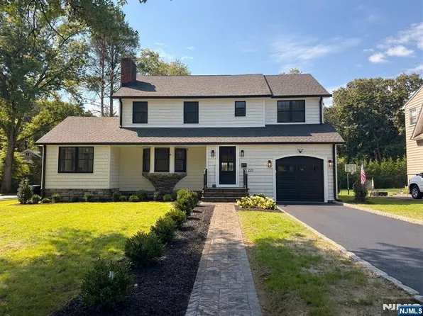 220 Orchard Pl, Ridgewood, NJ 07450