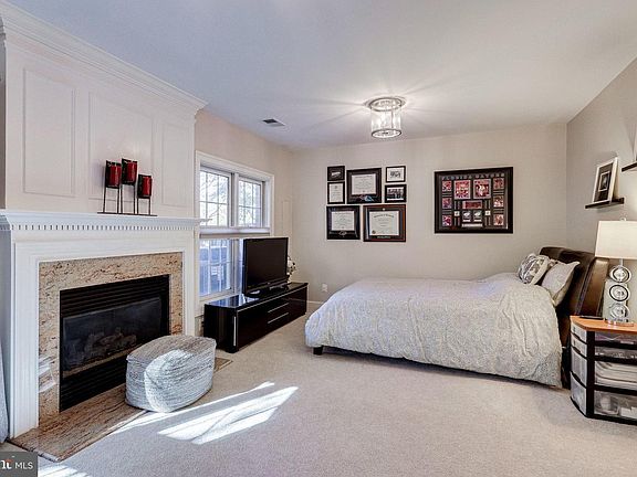 4th image of 4674 Kell Ln