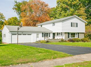 32 Kingswood Dr, Rochester, NY 14624