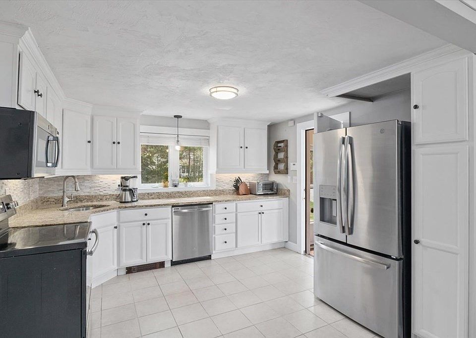 19 Oak St, Foxboro, MA 02035 Zillow