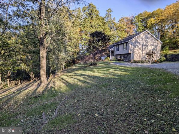 48 W 3rd St, Everett, PA 15537