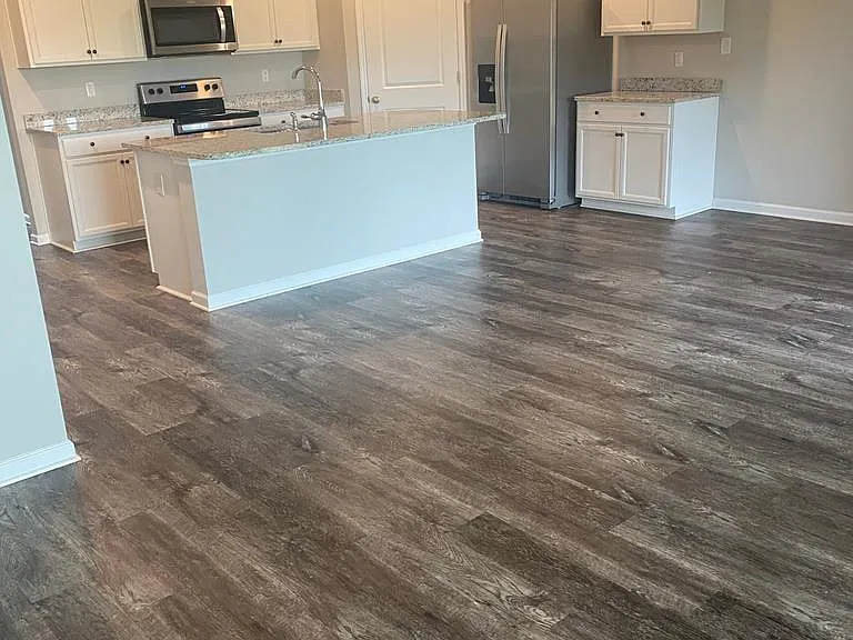 121 Rolling Green Dr — Photo 4