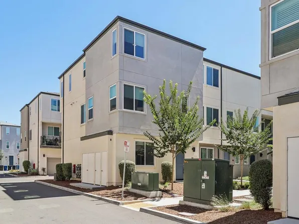 5265 Beachfront Cove St, San Diego, CA