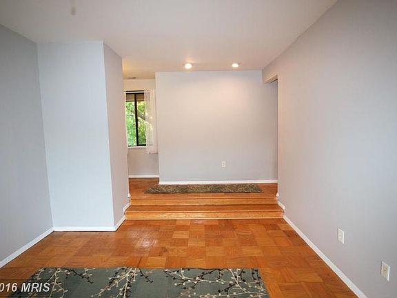 3rd image of 2112 Bonnywood Ln APT 301