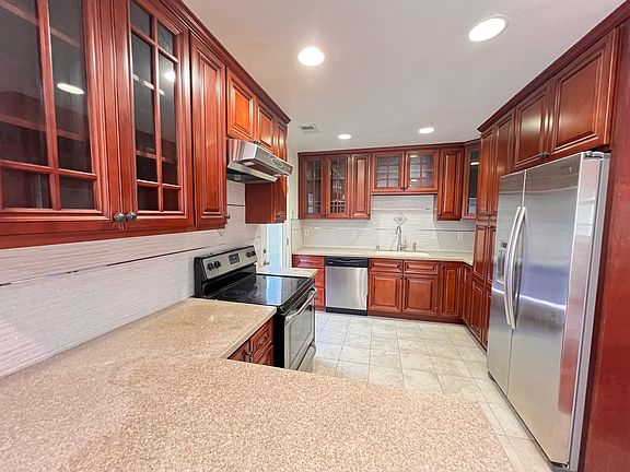 4th image of 3192 Maddux Dr