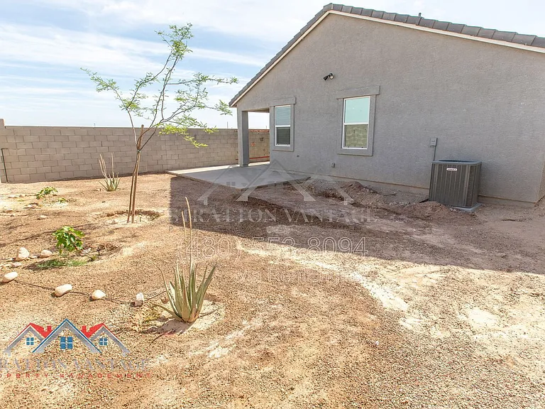 1673 N Wrigley Dr — Photo 41
