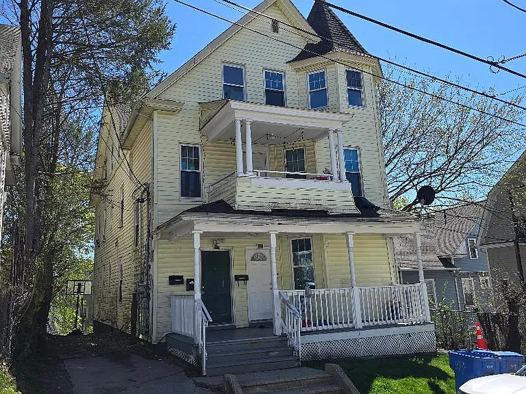 219 Woodlawn Ter #3 — Photo 2