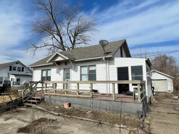 905 E Main St, Crossville, IL 62827