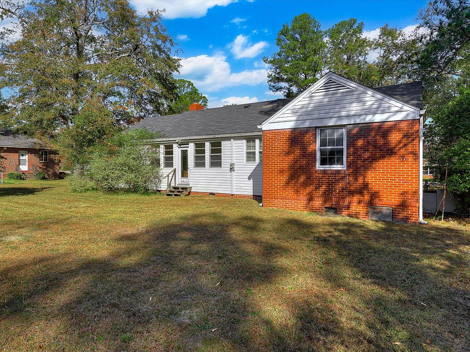 2nd image of 2718 Lakewood Dr