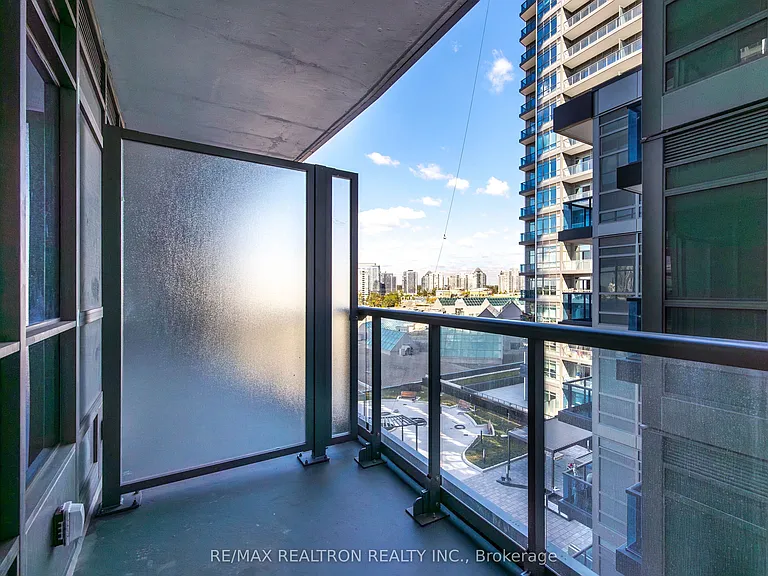 30 Upper Mall Way #A-620 — Photo 22