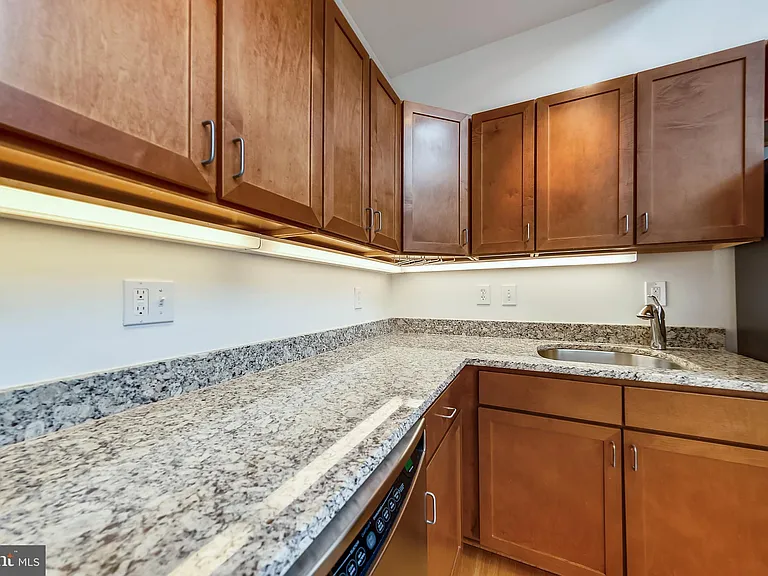 1414 Belmont St NW #408 — Photo 15
