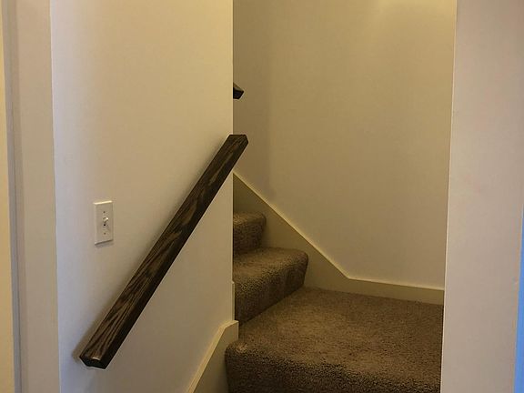 3rd image of 4281 W Babcock St