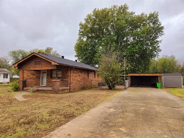 801 N 4th St, Okemah, OK 74859