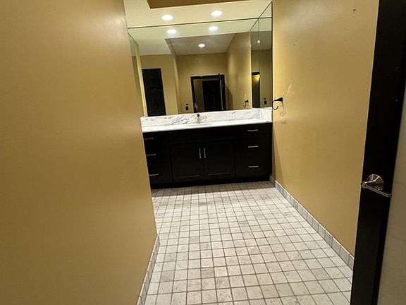 5th image of 260 College St Unit 3