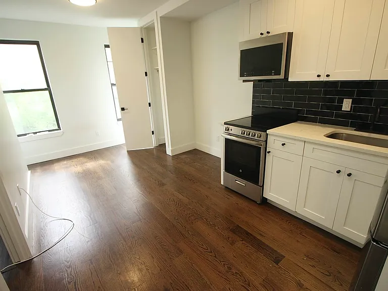 425 S 5th St #4F — Photo 7