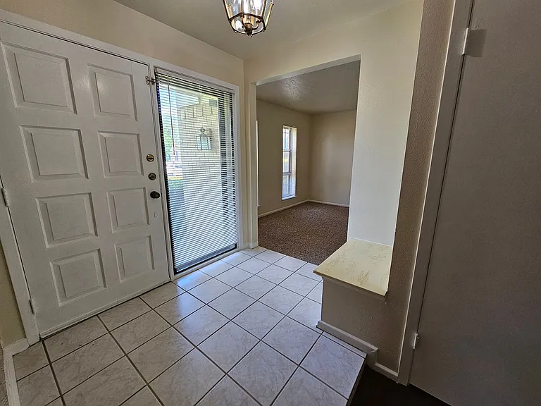 1302 Berkeley Dr — Photo 6