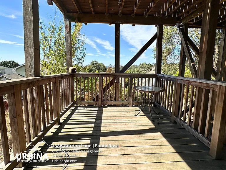 1386 Gordon Ln — Photo 26