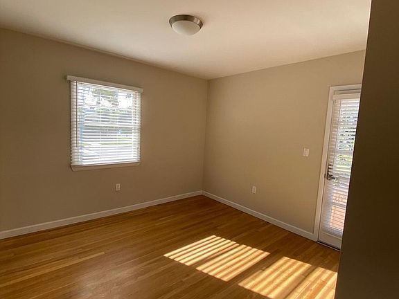 5th image of 1012 Elkgrove Ave #0